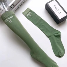 配包装 🌟【一盒一双】 🌟 Gucci 古琦 爆款经典字母 长筒袜 小腿袜。金银丝混纺,夏季薄款 ,款式经典,专柜同步发 配包装 🌟【一盒一双】 🌟 Gucci 古琦 爆款经典字母 长筒袜 小腿袜。金银丝混纺,夏季薄款 ,款式经典,专柜同步发