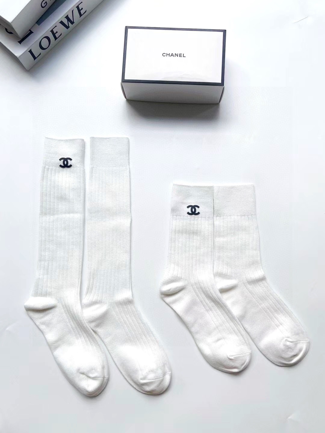 配包装 🌟【一盒2双】 🌟Chanel 香奈儿 经典字母logo纯棉长筒袜  小腿袜 🌟重工装饰个性时尚 🌟ins爆款！