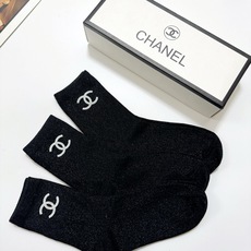 配包装 🌟【一盒3双】 🌟Chanel 香奈儿 经典字母logo 金银丝混纺 纯棉中筒袜 ,重工配饰,ins超火爆红人 配包装 🌟【一盒3双】 🌟Chanel 香奈儿 经典字母logo 金银丝混纺 纯棉中筒袜 ,重工配饰,ins超火爆红人