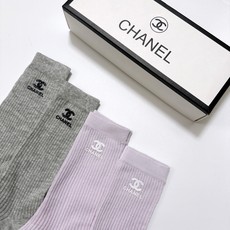 配包装 🌟【一盒4 双】 🌟Chanel 香奈儿 经典字母logo 超薄无骨中筒袜,纯棉 条纹小腿袜 堆堆袜 🌟ins 配包装 🌟【一盒4 双】 🌟Chanel 香奈儿 经典字母logo 超薄无骨中筒袜,纯棉 条纹小腿袜 堆堆袜 🌟ins