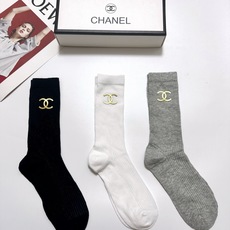 配包装 🌟【一盒3 双】 🌟Chanel 香奈儿 经典字母logo 超薄透气中筒袜 ,ins超火爆空调袜,潮人必备 , 配包装 🌟【一盒3 双】 🌟Chanel 香奈儿 经典字母logo 超薄透气中筒袜 ,ins超火爆空调袜,潮人必备 ,