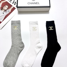 配包装 🌟【一盒3 双】 🌟Chanel 香奈儿 经典字母logo 超薄透气中筒袜 ,ins超火爆空调袜,潮人必备 , 配包装 🌟【一盒3 双】 🌟Chanel 香奈儿 经典字母logo 超薄透气中筒袜 ,ins超火爆空调袜,潮人必备 ,