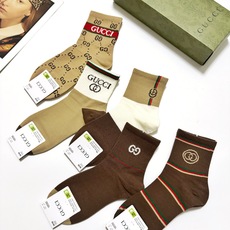 配包装 🌟【一盒5双】 🌟Gucci 古琦 经典字母logo 纯棉中筒袜 ,ins超火爆短袜,纯棉面料,潮人必备 配包装 🌟【一盒5双】 🌟Gucci 古琦 经典字母logo 纯棉中筒袜 ,ins超火爆短袜,纯棉面料,潮人必备