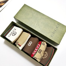 配包装 🌟【一盒5双】 🌟Gucci 古琦 经典字母logo 纯棉中筒袜 ,ins超火爆短袜,纯棉面料,潮人必备 配包装 🌟【一盒5双】 🌟Gucci 古琦 经典字母logo 纯棉中筒袜 ,ins超火爆短袜,纯棉面料,潮人必备