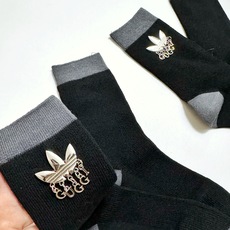 配包装 🌟【一盒2 双】 🌟Gucci 古琦 经典字母logo 纯棉中筒袜 ,ins超火爆短袜,纯棉面料,潮人必 配包装 🌟【一盒2 双】 🌟Gucci 古琦 经典字母logo 纯棉中筒袜 ,ins超火爆短袜,纯棉面料,潮人必
