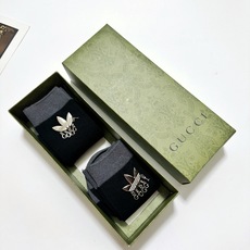 配包装 🌟【一盒2 双】 🌟Gucci 古琦 经典字母logo 纯棉中筒袜 ,ins超火爆短袜,纯棉面料,潮人必 配包装 🌟【一盒2 双】 🌟Gucci 古琦 经典字母logo 纯棉中筒袜 ,ins超火爆短袜,纯棉面料,潮人必