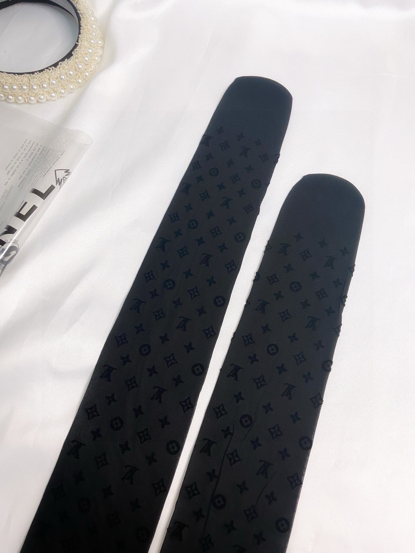 配包装 【一盒一双】🌟LV路易·威登经典植绒老化字母丝袜 🌟好看到爆炸 ，欧美大牌丝袜🔥一比一高版本制作，可以看得到的工