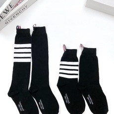 配原版盒 🌟【一盒2 双】 🌟THOM BROWNE · 桑姆 布朗尼❗ 🌟超级爆款!网红小腿袜,中筒袜+长筒袜,经典爆 配原版盒 🌟【一盒2 双】 🌟THOM BROWNE · 桑姆 布朗尼❗ 🌟超级爆款!网红小腿袜,中筒袜+长筒袜,经典爆