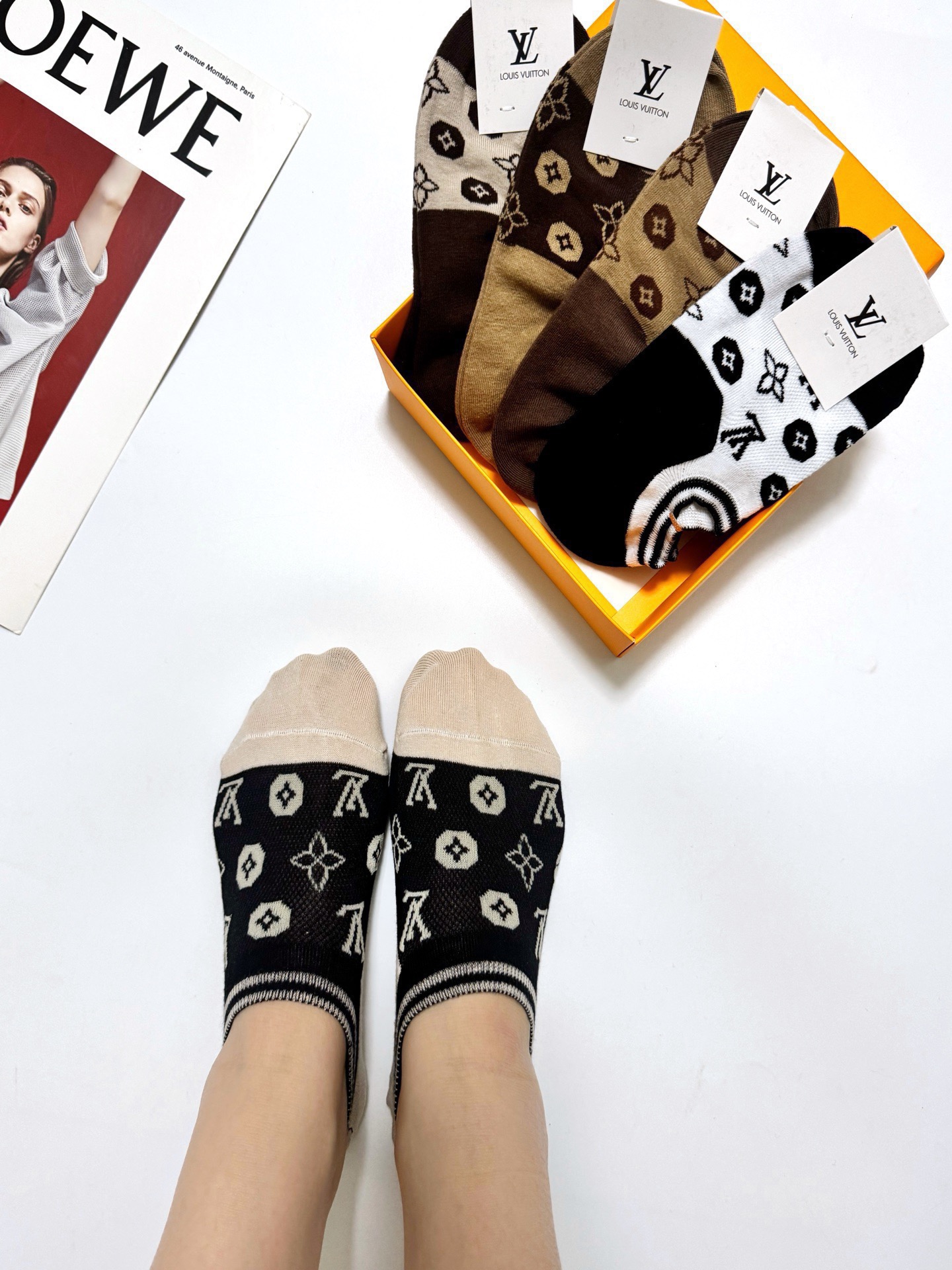 NO:940586,Comes with packaging [5 pairs in a box] LV Louis Vuitton classic letter logo pure cotton mesh boat socks, super elastic, size -40, ins super popular presbyopic design, a must-have for fashionistas, classic color matching, personalized, fashionable and versatile, you deserve it Socks, stockings, socks, louis vuitton, louis vuitton, socks19860909配包装【一盒5双】 LV 路易威登 经典字母logo 纯棉网眼船袜,超大弹力,-40码,ins超火爆老花设计,潮人必备 ,经典配色 个性时尚百搭款,你值得拥有哦袜子,丝袜,袜子,louis vuitton,louis vuitton,socks,accessory