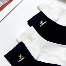 配包装 🌟【一盒5双】 🌟Chanel 香奈儿 经典字母logo 纯棉短筒袜 ,ins火爆纯色设计,潮人必备 ,个 配包装 🌟【一盒5双】 🌟Chanel 香奈儿 经典字母logo 纯棉短筒袜 ,ins火爆纯色设计,潮人必备 ,个