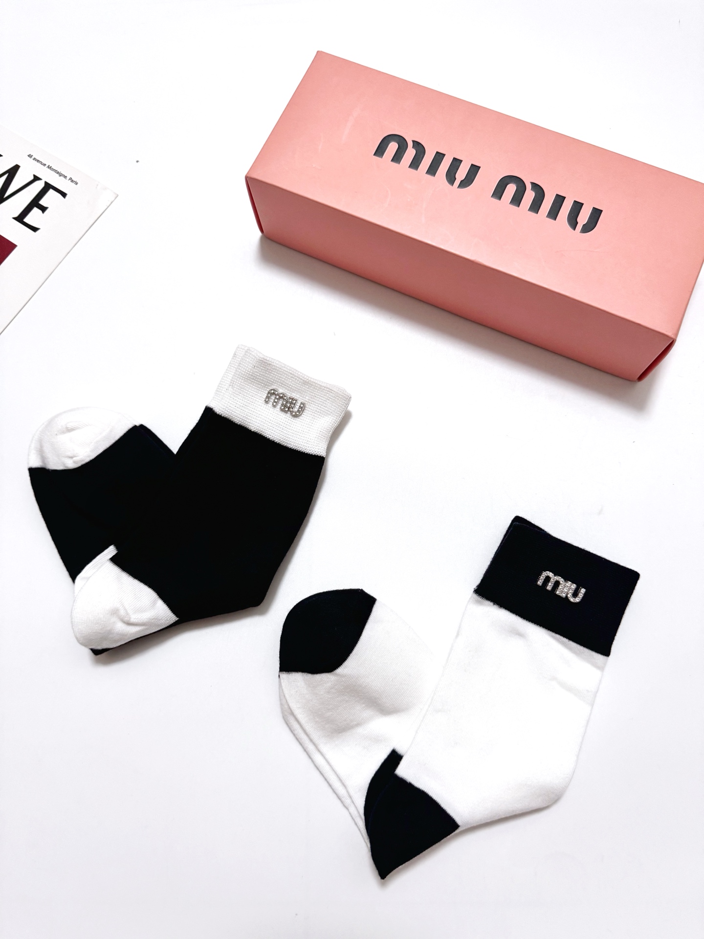 配包装 🌟【一盒2双】  🌟miumiu 缪缪 经典字母logo 纯棉中筒袜   ，ins超火爆短袜，纯棉面料，潮人必备