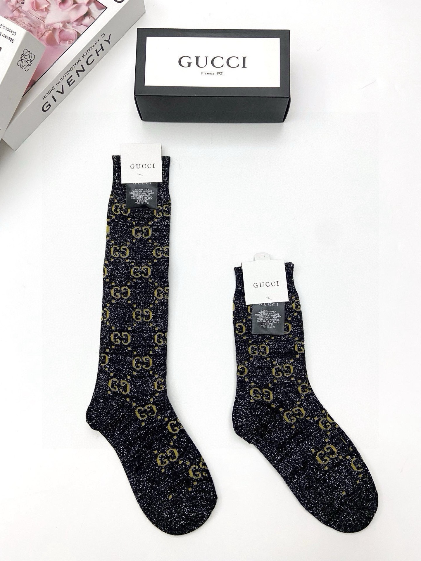 配包装 🌟【一盒2 双】 🌟Gucci 古奇 爆款金银丝长筒袜 中筒袜，超级火爆小腿袜🔥双针针织混纺金银丝材质，超完美结