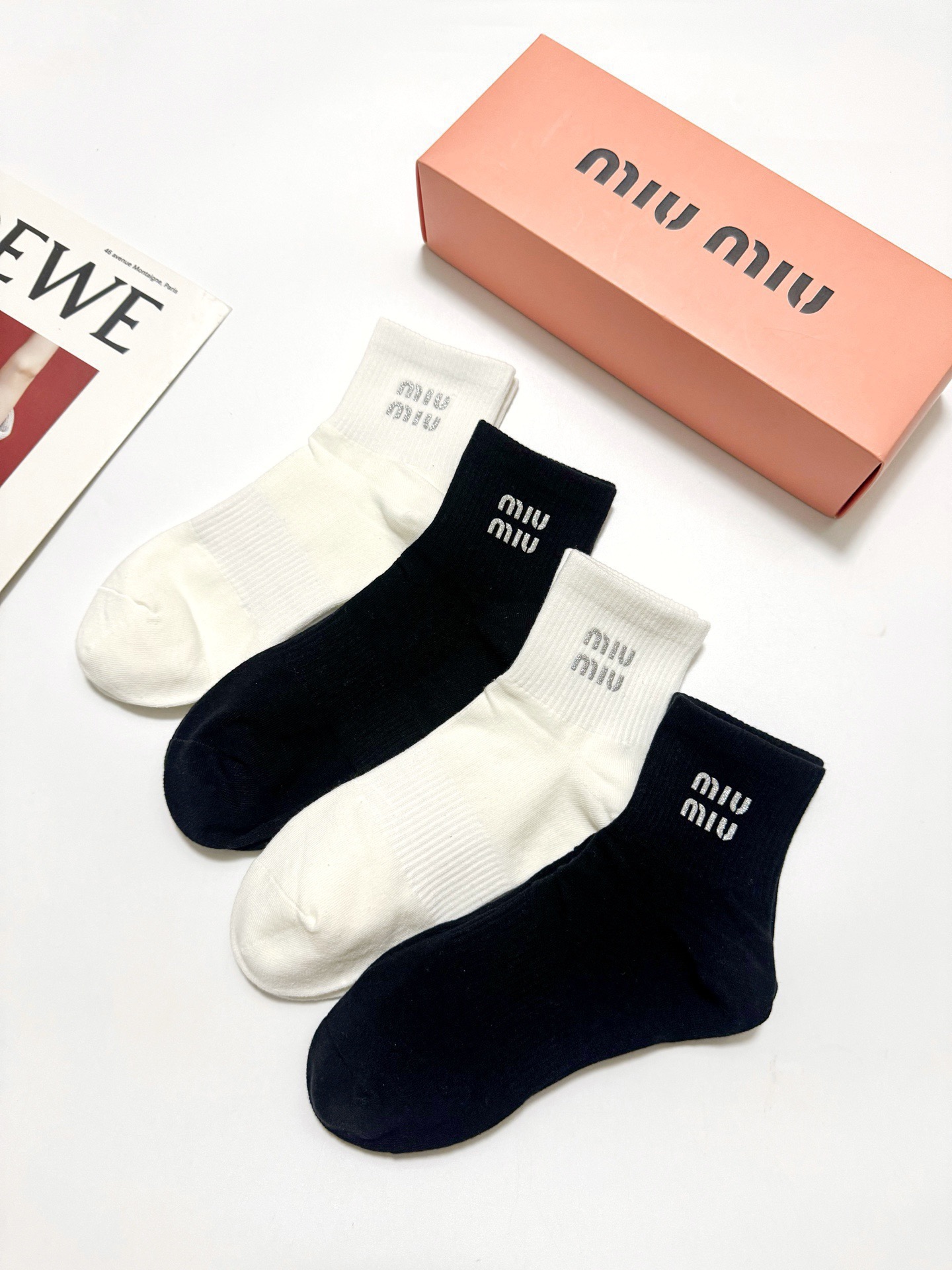 配包装 🌟【一盒4双】 🌟miumiu 缪缪 经典字母logo 纯棉中筒袜 经典纯色短袜 🌟ins爆款！专柜在售ing 