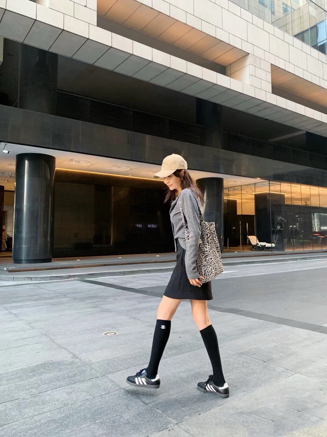 配包装 🌟【一盒一双】 🌟Chanel 香奈儿 经典双C字母logo纯棉长筒袜  小腿袜 🌟ins爆款！专柜在售ing 