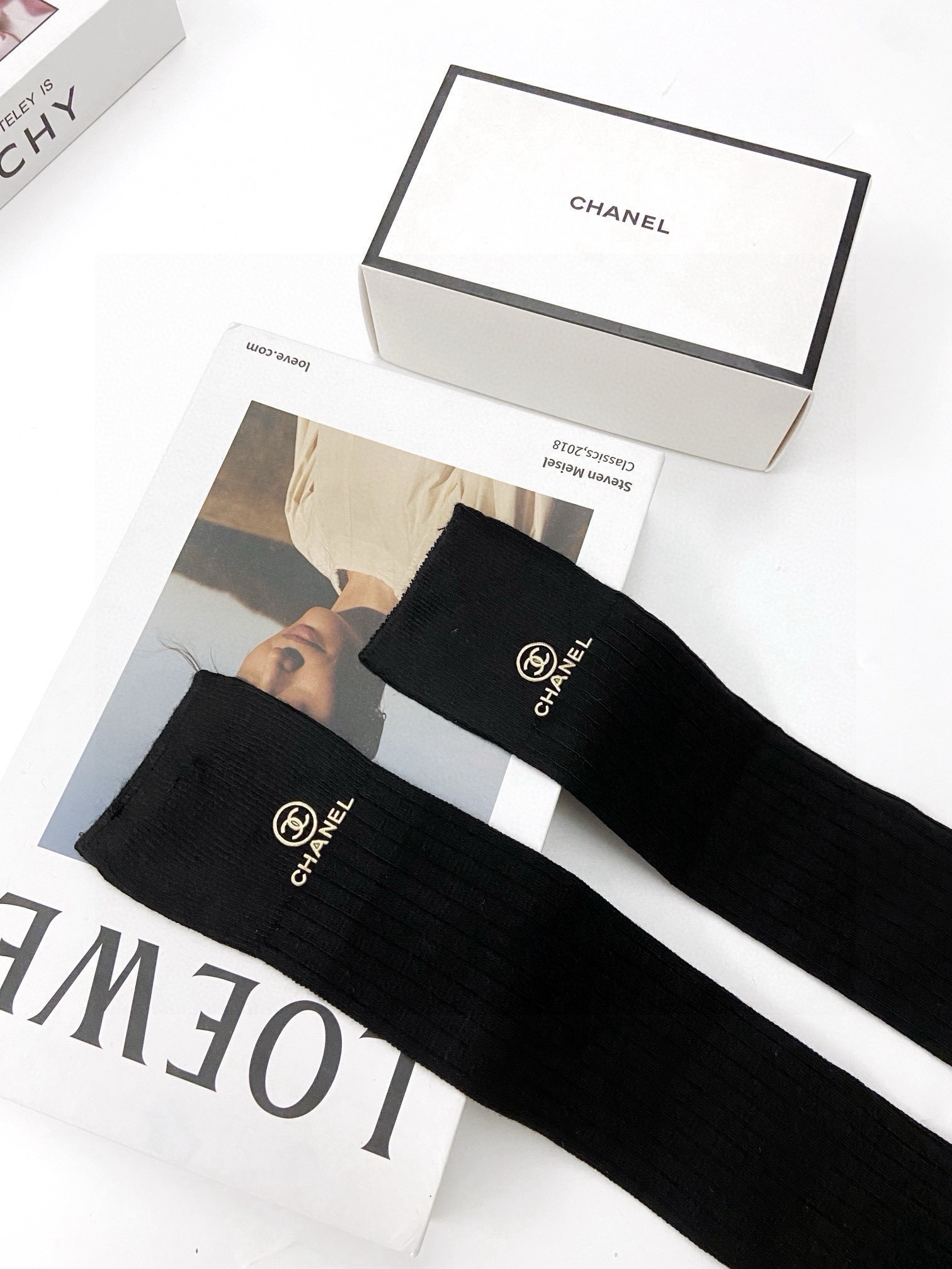 配包装 🌟【一盒一双】 🌟Chanel 香奈儿 经典双C字母logo纯棉长筒袜  小腿袜 🌟ins爆款！专柜在售ing 