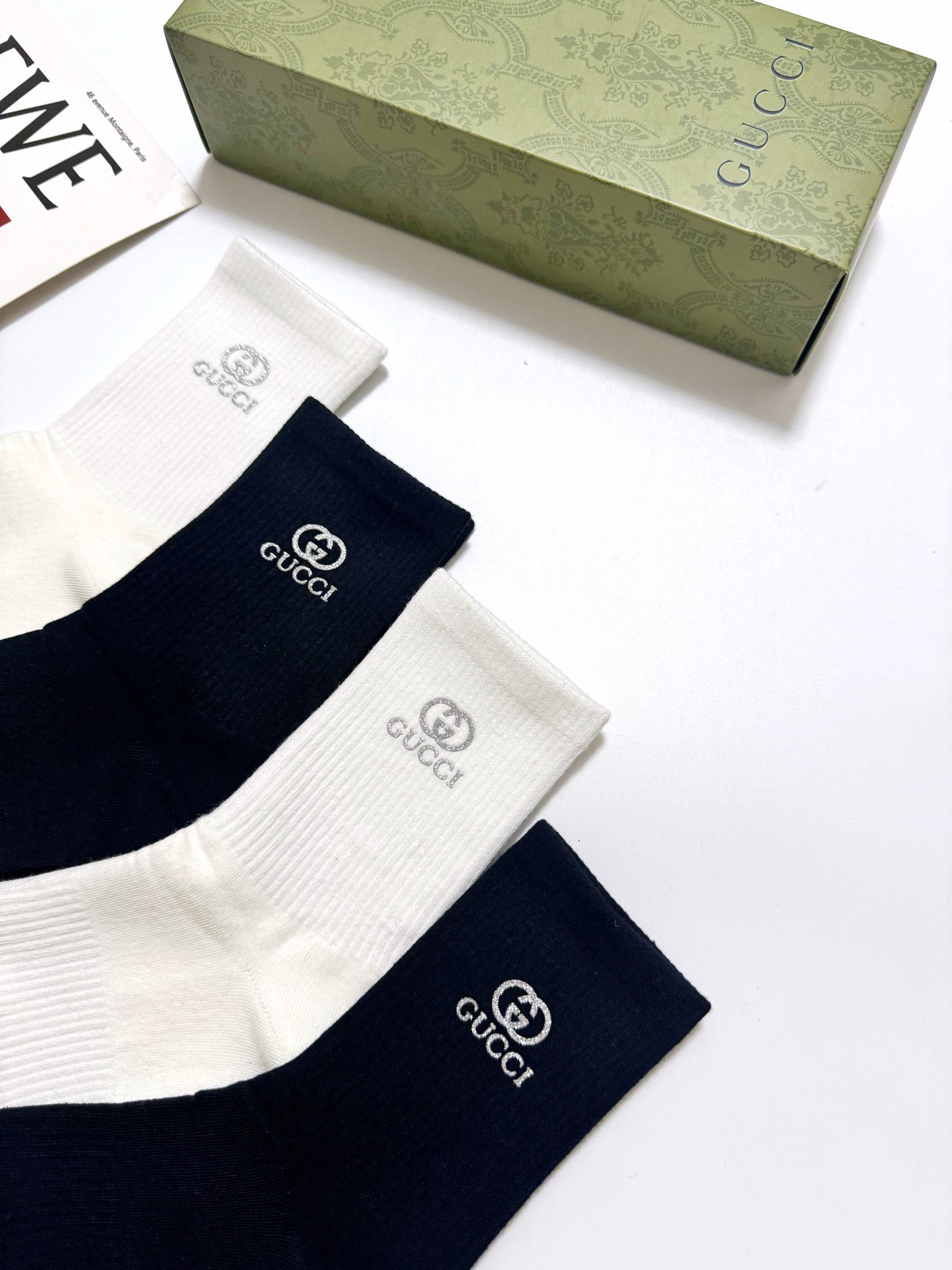 配包装 🌟【一盒4双】 🌟Gucci 古琦 经典纯色 字母logo 纯棉中筒袜  🌟ins爆款！专柜在售ing 🌟原单货