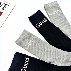 配包装 🌟【一盒4 双】 🌟Gucci 古奇 爆款双G字母 长筒袜 小腿袜,短腿袜 🔥专柜同步发售ing ,巨多明星红 配包装 🌟【一盒4 双】 🌟Gucci 古奇 爆款双G字母 长筒袜 小腿袜,短腿袜 🔥专柜同步发售ing ,巨多明星红