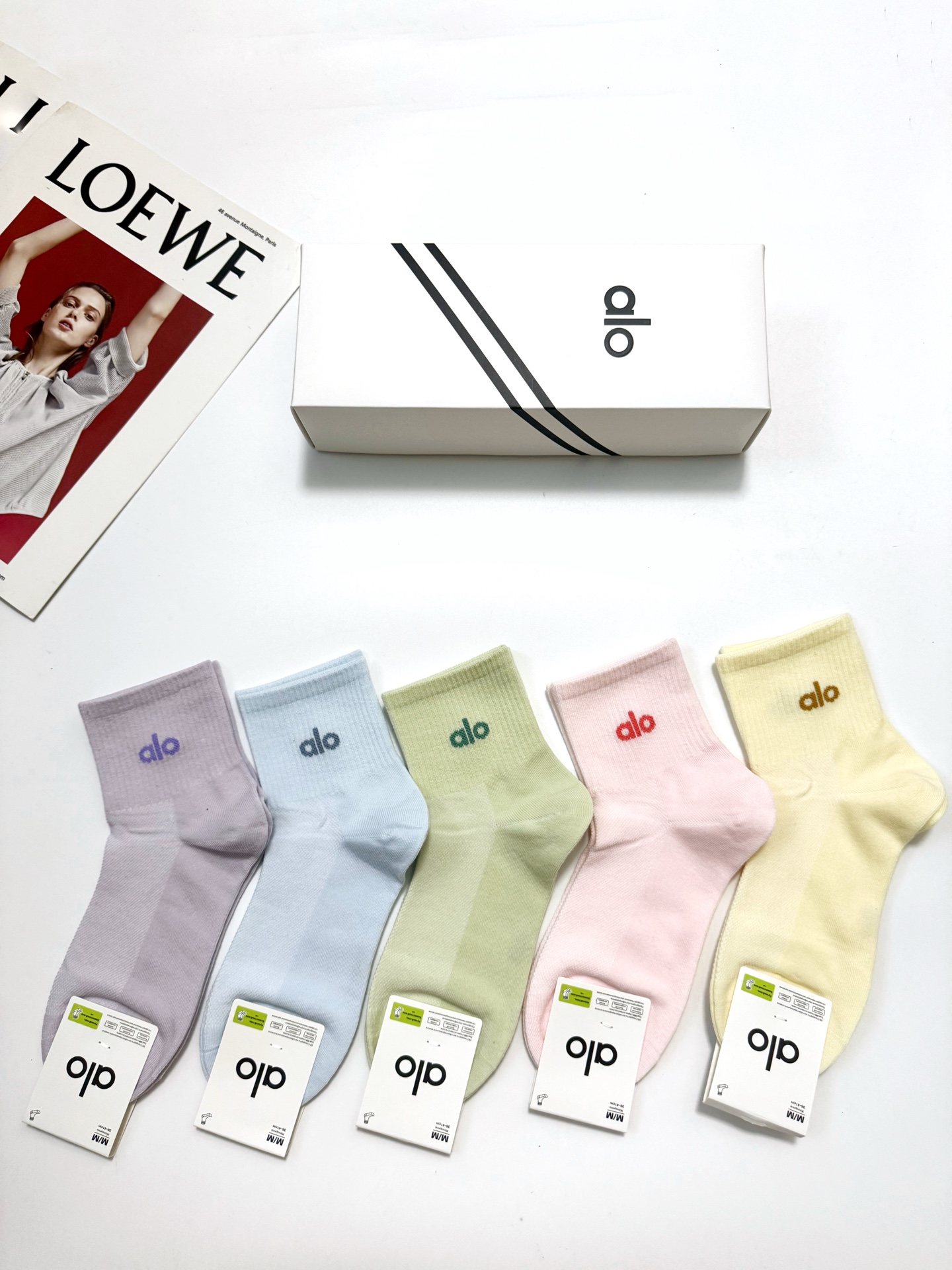 NO:940935,Comes with packaging [5 pairs in a box] alo classic letter logo pure cotton socks, mid-calf socks, the same style as the super popular ins celebrity, exquisite pure cotton fabric, a must-have for fashionistas, classic color matching, personalized, fashionable and versatile, you deserve it Socks, stockings, socks, socks19860909配包装【一盒5 双】 alo 经典字母logo纯棉短袜 中筒袜 ,ins超火爆红人同款,精美纯棉 面料,潮人必备 ,经典配色 个性时尚百搭款,你值得拥有哦袜子,丝袜,袜子,socks,accessory
