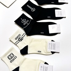 配包装 🌟【一盒5 双】 🌟Gucci 古琦 经典字母logo 纯棉短筒袜 ,男女同款 ,ins超火爆短袜,纯棉面 配包装 🌟【一盒5 双】 🌟Gucci 古琦 经典字母logo 纯棉短筒袜 ,男女同款 ,ins超火爆短袜,纯棉面