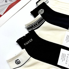 配包装 🌟【一盒5 双】 🌟Gucci 古琦 经典字母logo 双G 短袜 ,ins超火爆短袜,纯棉面料,潮人必备 配包装 🌟【一盒5 双】 🌟Gucci 古琦 经典字母logo 双G 短袜 ,ins超火爆短袜,纯棉面料,潮人必备