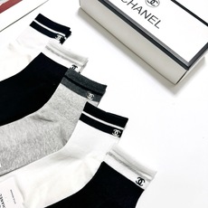 配包装 🌟【一盒5 双】 🌟Chanel 香奈儿 经典刺绣字母logo 纯棉 中筒袜 ,软糯亲肤,ins超火爆配色 配包装 🌟【一盒5 双】 🌟Chanel 香奈儿 经典刺绣字母logo 纯棉 中筒袜 ,软糯亲肤,ins超火爆配色