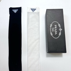 配包装 🌟【一盒2 双】 🌟Prada 普拉达 经典字母logo中筒丝袜 小腿袜 🌟ins爆款!专柜在售ing 🌟好看 配包装 🌟【一盒2 双】 🌟Prada 普拉达 经典字母logo中筒丝袜 小腿袜 🌟ins爆款!专柜在售ing 🌟好看