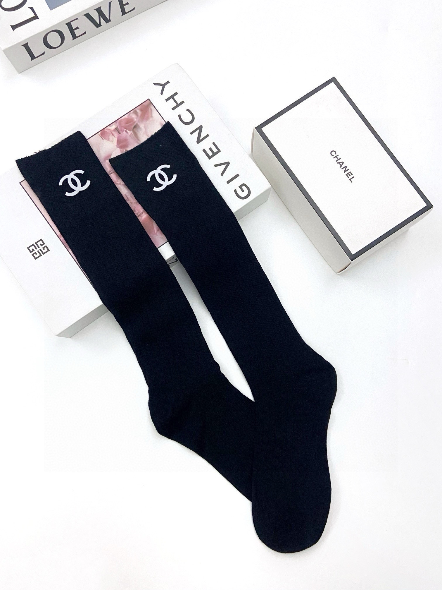 配包装 🌟【一盒一双】 🌟Chanel 香奈儿 经典字母logo纯棉长筒袜  小腿袜 🌟重工装饰个性时尚 🌟ins爆款！