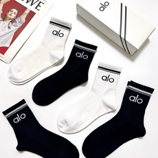 配包装 🌟【一盒5 双】 🌟alo 经典字母logo纯棉短袜 中筒袜 , 男女同款,ins超火爆红人同款,精美纯棉 配包装 🌟【一盒5 双】 🌟alo 经典字母logo纯棉短袜 中筒袜 , 男女同款,ins超火爆红人同款,精美纯棉