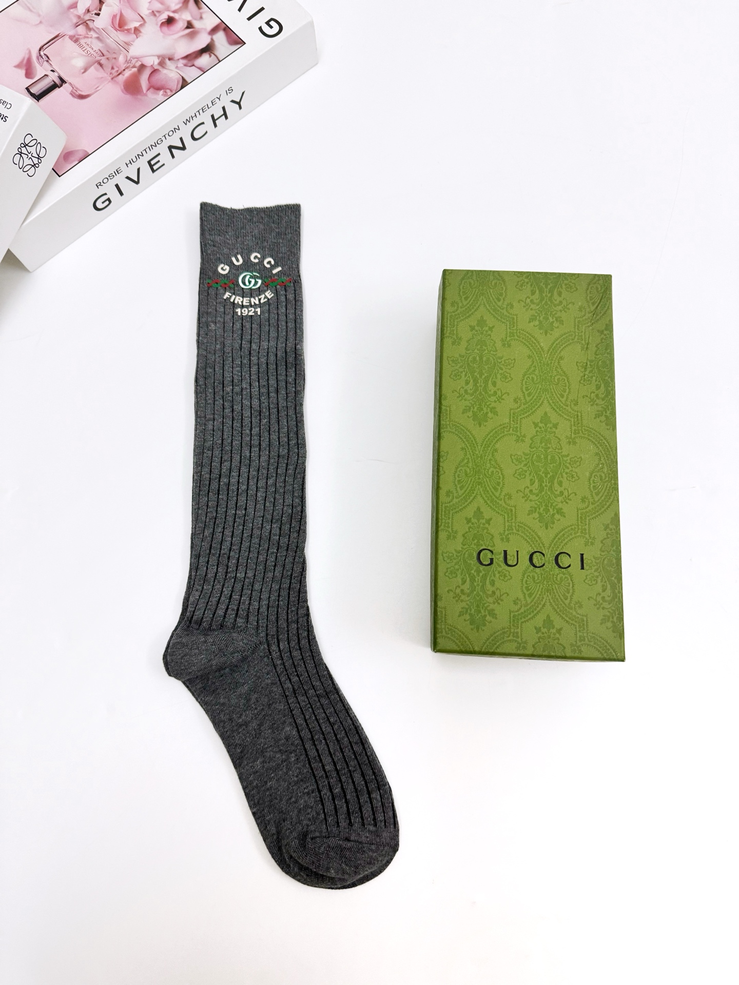 配包装 🌟【一盒一双】 🌟Gucci 古琦  经典字母logo纯棉长筒袜  小腿袜 🌟重工装饰个性时尚 🌟ins爆款！专