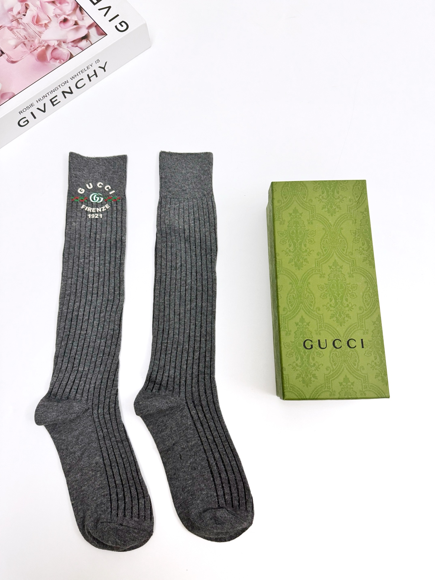 配包装 🌟【一盒一双】 🌟Gucci 古琦  经典字母logo纯棉长筒袜  小腿袜 🌟重工装饰个性时尚 🌟ins爆款！专
