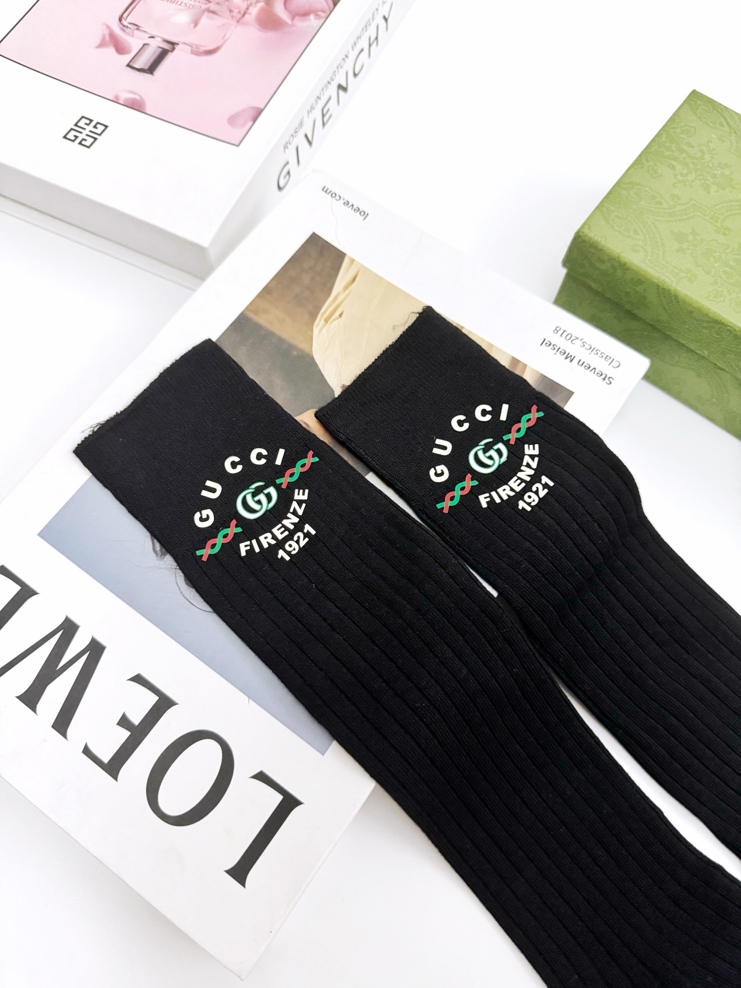 配包装 🌟【一盒一双】 🌟Gucci 古琦 经典字母logo纯棉长筒袜 小腿袜 🌟重工装饰个性时尚 🌟ins爆款!专 配包装 🌟【一盒一双】 🌟Gucci 古琦 经典字母logo纯棉长筒袜 小腿袜 🌟重工装饰个性时尚 🌟ins爆款!专