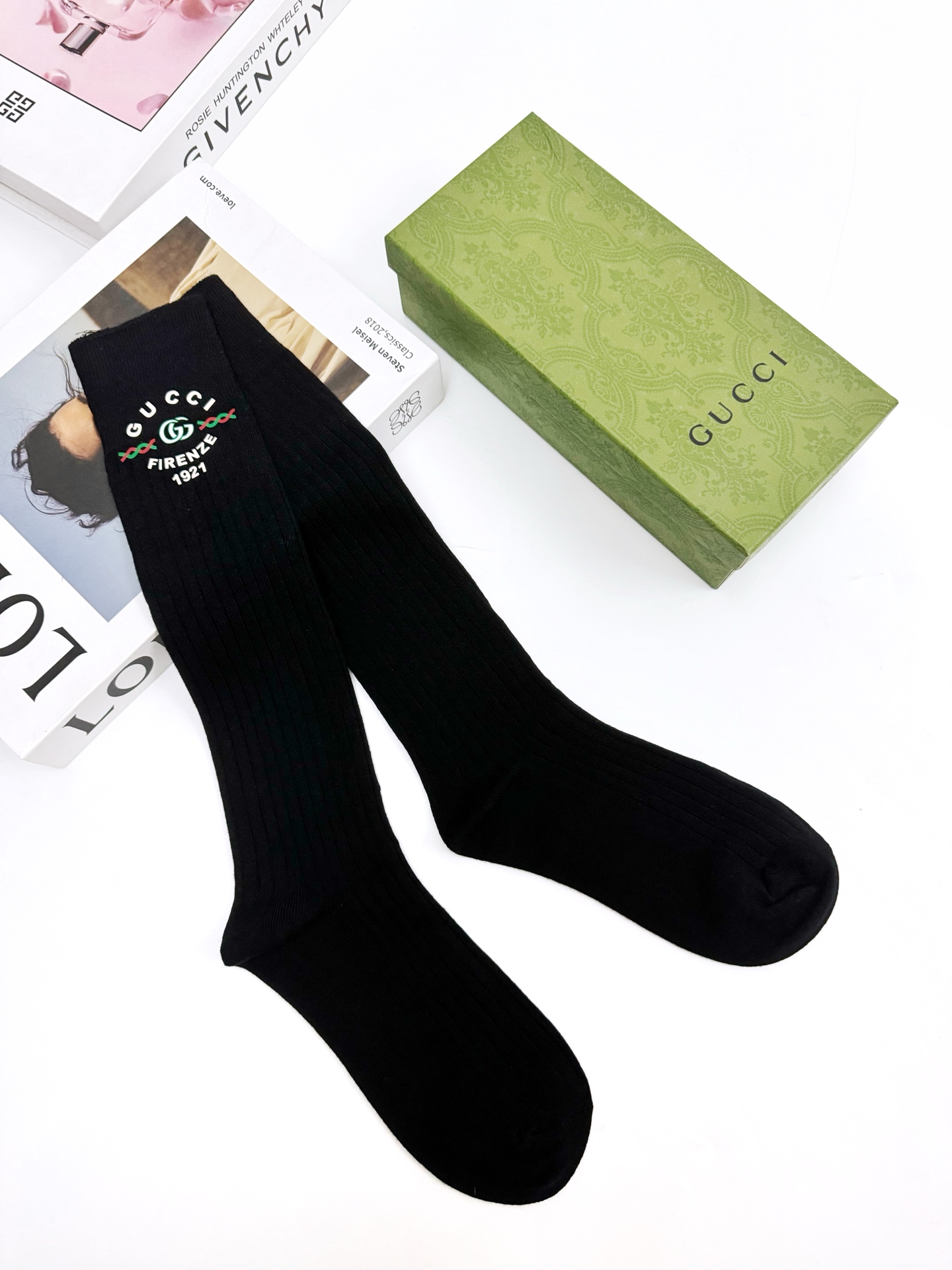 配包装 🌟【一盒一双】 🌟Gucci 古琦 经典字母logo纯棉长筒袜 小腿袜 🌟重工装饰个性时尚 🌟ins爆款!专 配包装 🌟【一盒一双】 🌟Gucci 古琦 经典字母logo纯棉长筒袜 小腿袜 🌟重工装饰个性时尚 🌟ins爆款!专