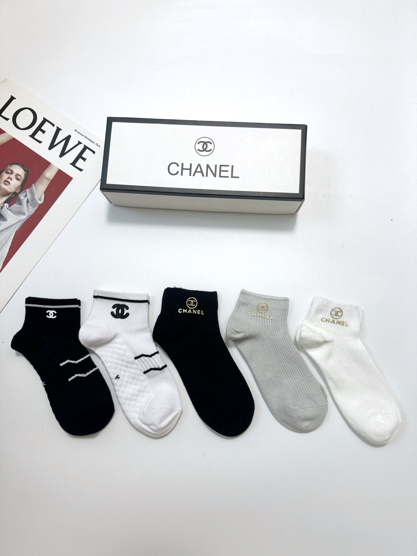 配包装 🌟【一盒5双】  🌟Chanel 香奈儿 经典字母logo 纯棉短筒袜   ，ins超火爆 纯棉面料，潮人必备 
