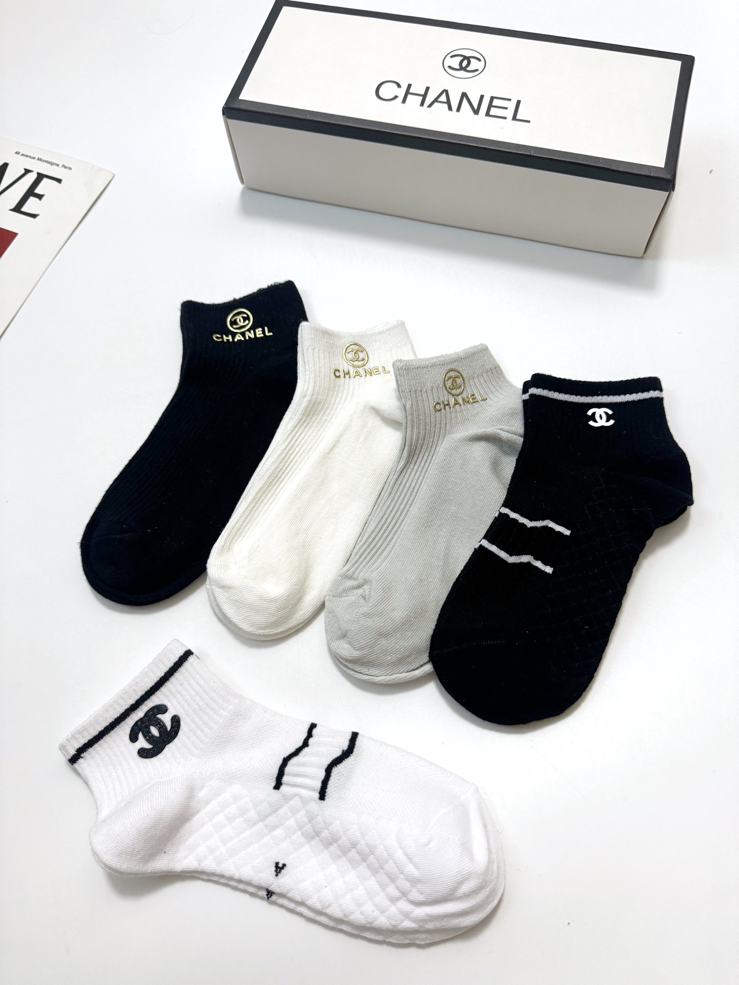 配包装 🌟【一盒5双】  🌟Chanel 香奈儿 经典字母logo 纯棉短筒袜   ，ins超火爆 纯棉面料，潮人必备 