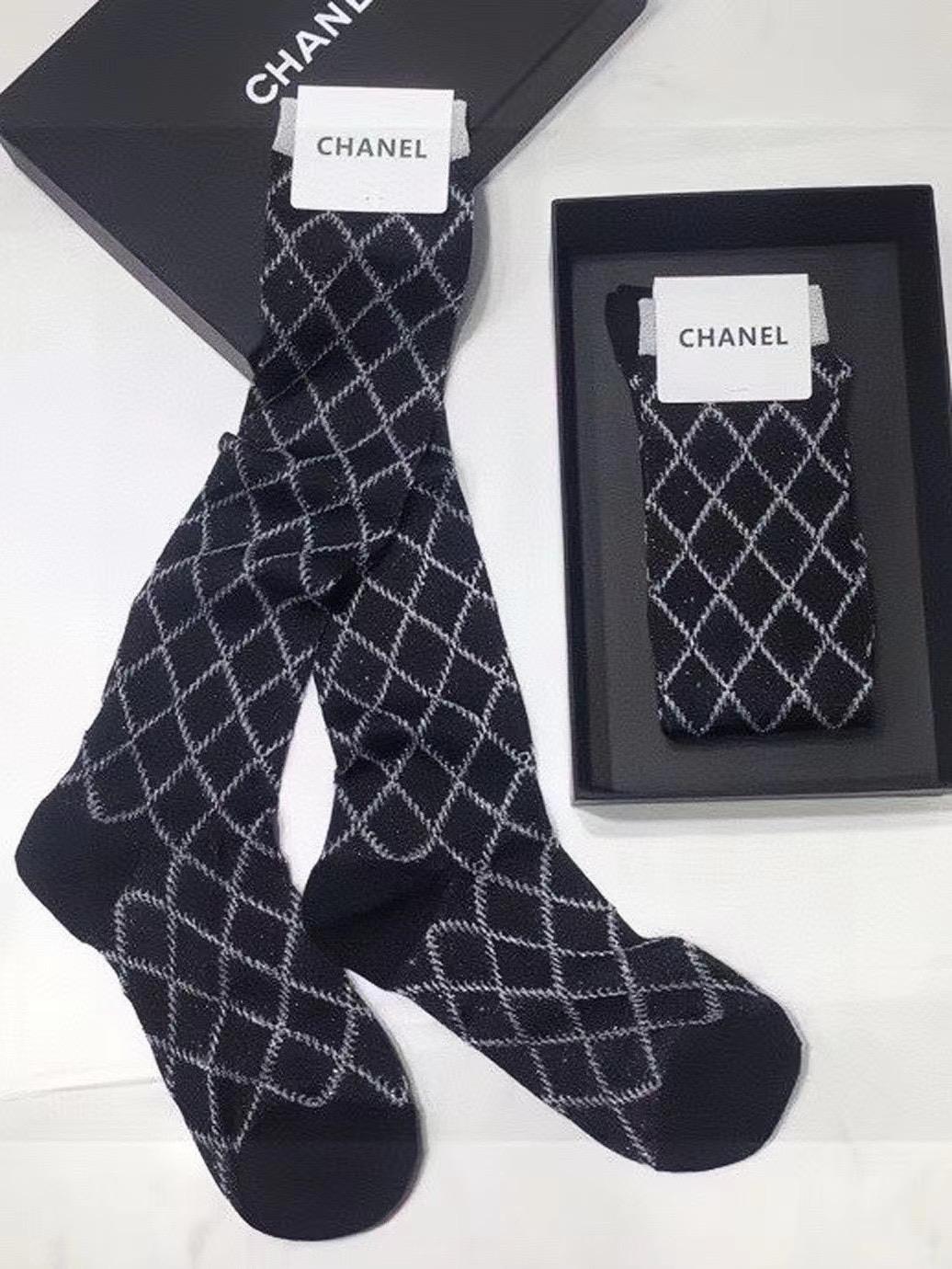 配包装 🌟【一盒一双】 🌟Chanel 香奈儿 爆款菱格长筒袜 小腿袜，金银丝混纺材质，超完美配色，款式经典，专柜同步发