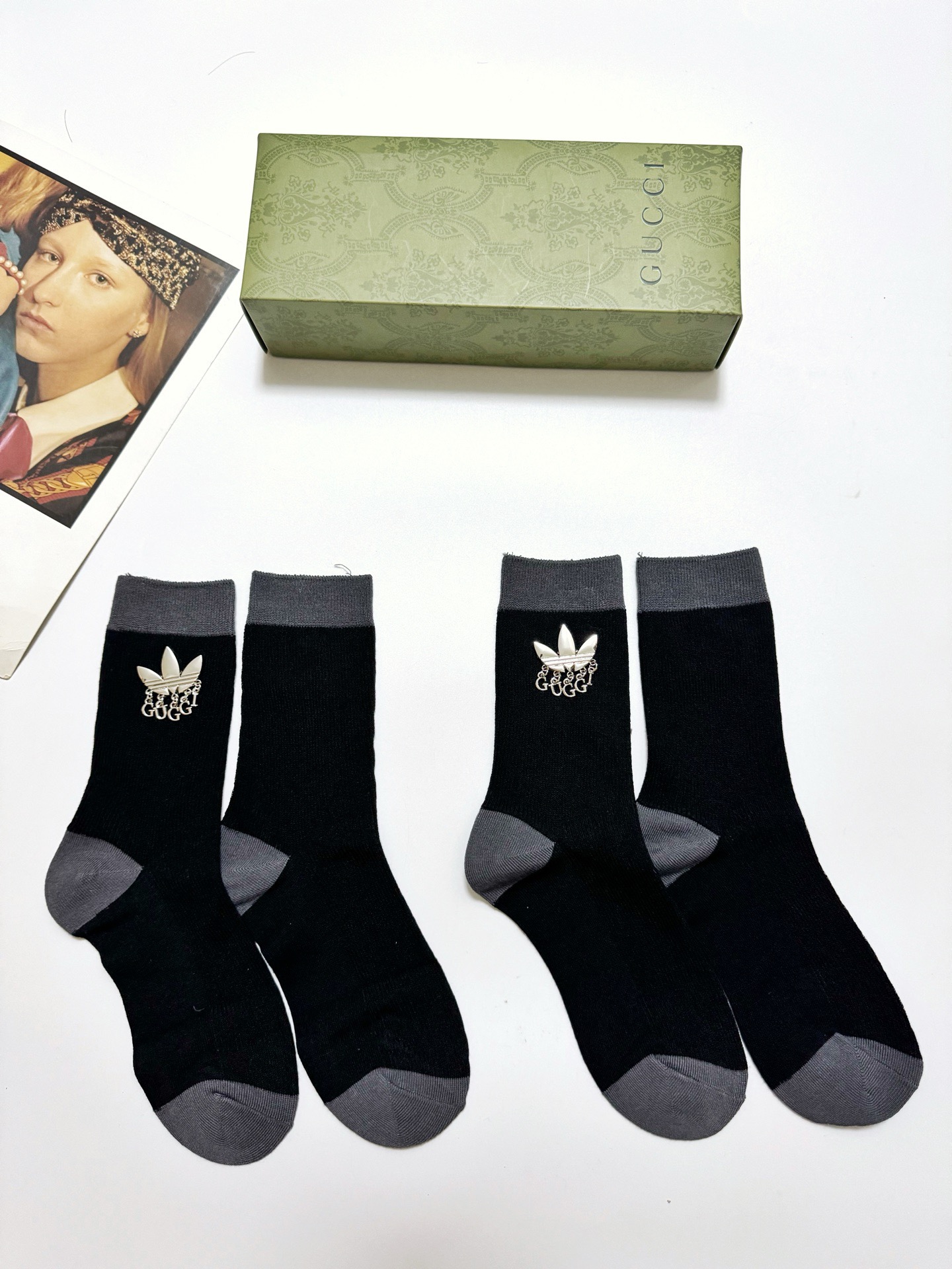 配包装 🌟【一盒2 双】 🌟Gucci 古琦 经典字母logo 纯棉中筒袜 ,ins超火爆短袜,纯棉面料,潮人必 配包装 🌟【一盒2 双】 🌟Gucci 古琦 经典字母logo 纯棉中筒袜 ,ins超火爆短袜,纯棉面料,潮人必