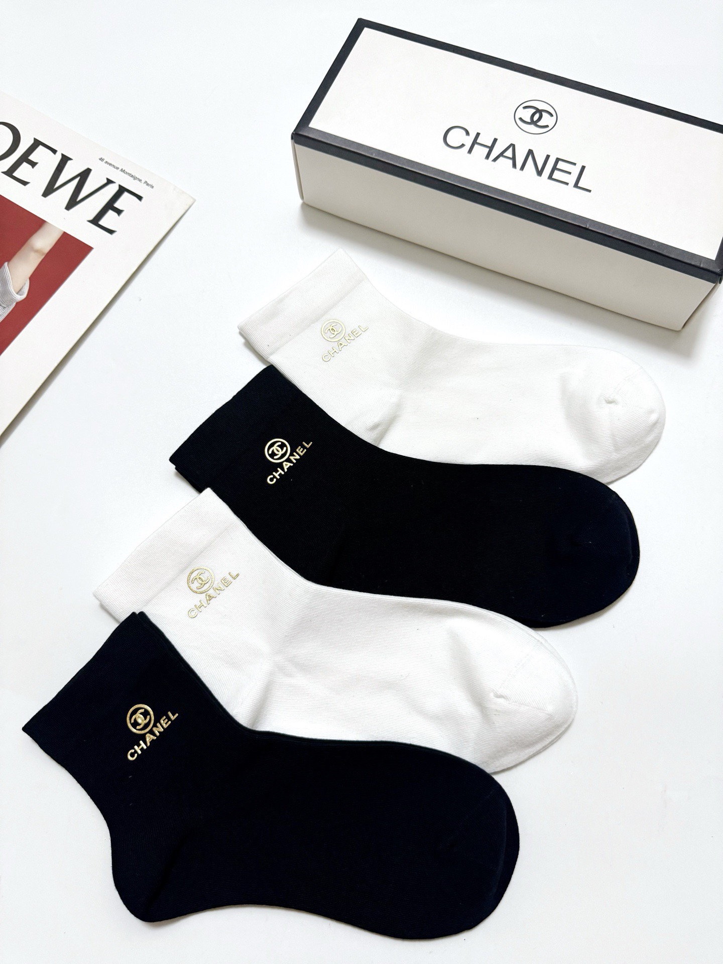 配包装 🌟【一盒5双】  🌟Chanel 香奈儿 经典字母logo 纯棉短筒袜   ，ins火爆纯色设计，潮人必备 ，个