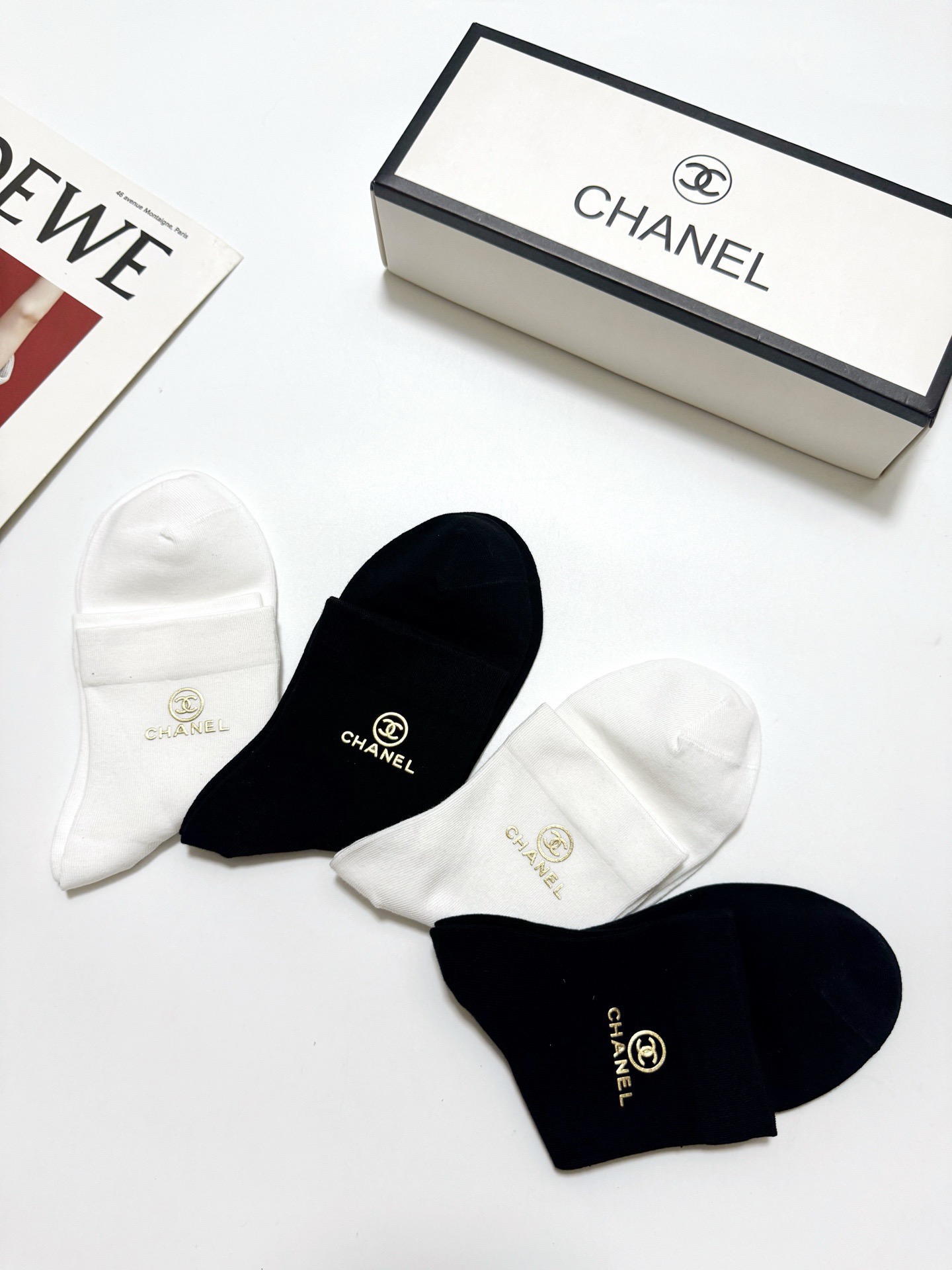 配包装 🌟【一盒5双】  🌟Chanel 香奈儿 经典字母logo 纯棉短筒袜   ，ins火爆纯色设计，潮人必备 ，个