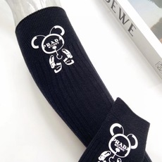 配包装 🌟【一盒一双】 🌟Prada 普拉达 经典字母logo 纯棉 小腿袜 双针针织工艺. 🌟ins爆款!专柜在售in 配包装 🌟【一盒一双】 🌟Prada 普拉达 经典字母logo 纯棉 小腿袜 双针针织工艺. 🌟ins爆款!专柜在售in