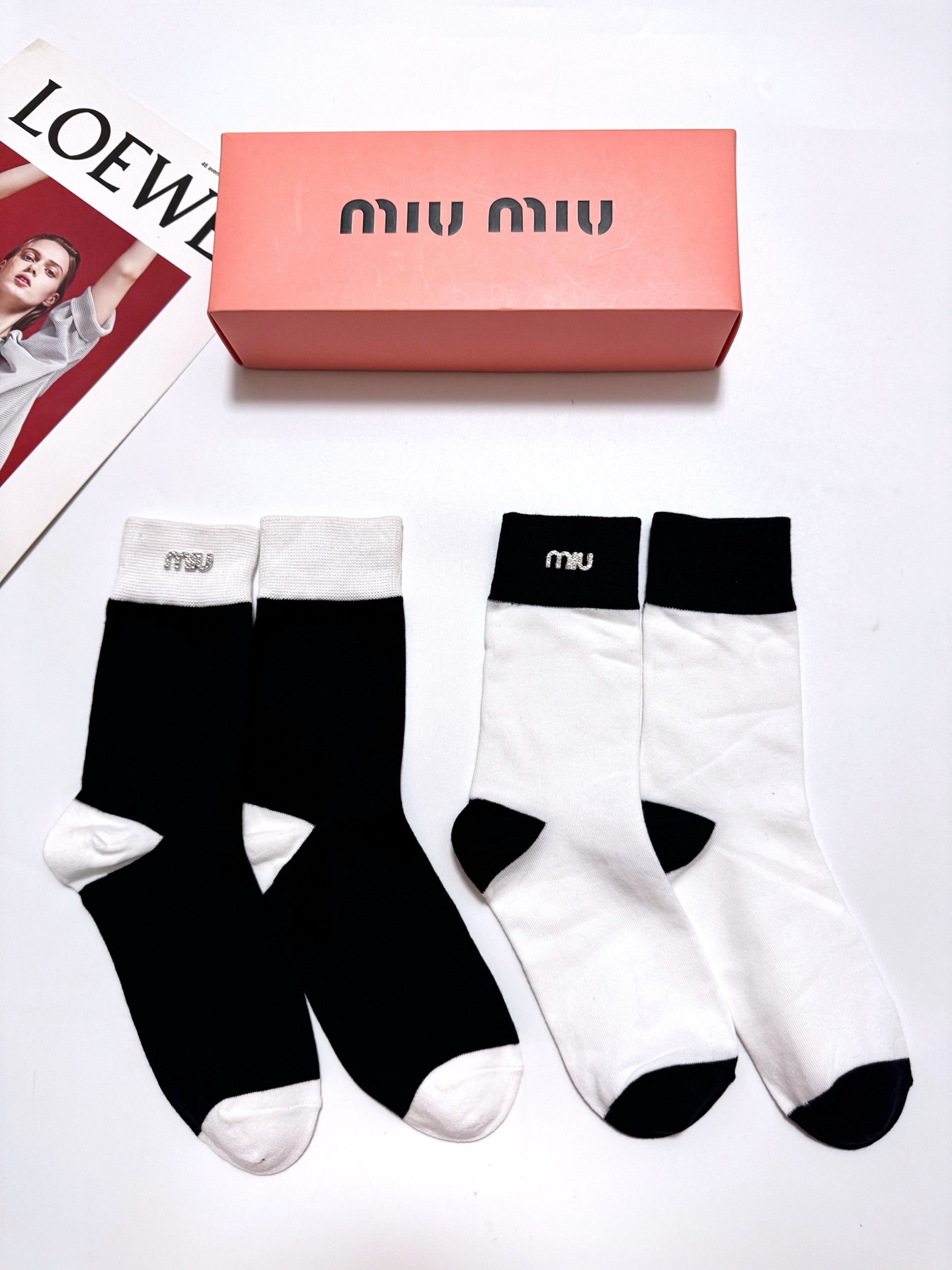 配包装 🌟【一盒2双】  🌟miumiu 缪缪 经典字母logo 纯棉中筒袜   ，ins超火爆短袜，纯棉面料，潮人必备