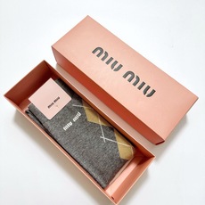 配包装 🌟【一盒一 双】 🌟缪缪 miumiu 经典字母logo纯棉袜 小腿堆堆袜,ins超火爆红人同款,精美 面料, 配包装 🌟【一盒一 双】 🌟缪缪 miumiu 经典字母logo纯棉袜 小腿堆堆袜,ins超火爆红人同款,精美 面料,
