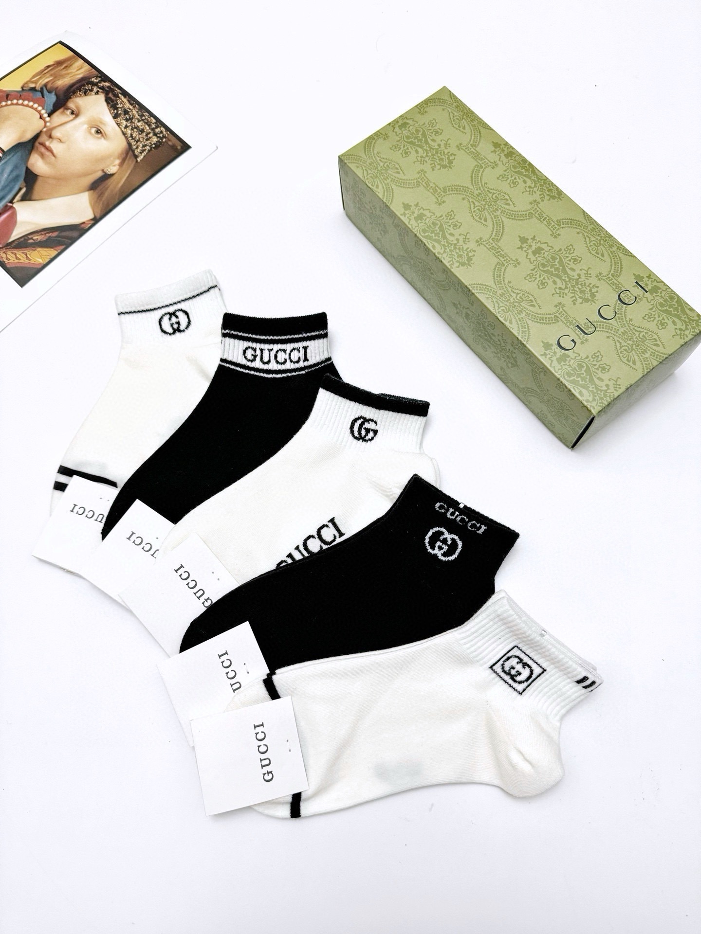 配包装 🌟【一盒5 双】  🌟Gucci 古琦 经典字母logo 双G 短袜   ，ins超火爆短袜，纯棉面料，潮人必备