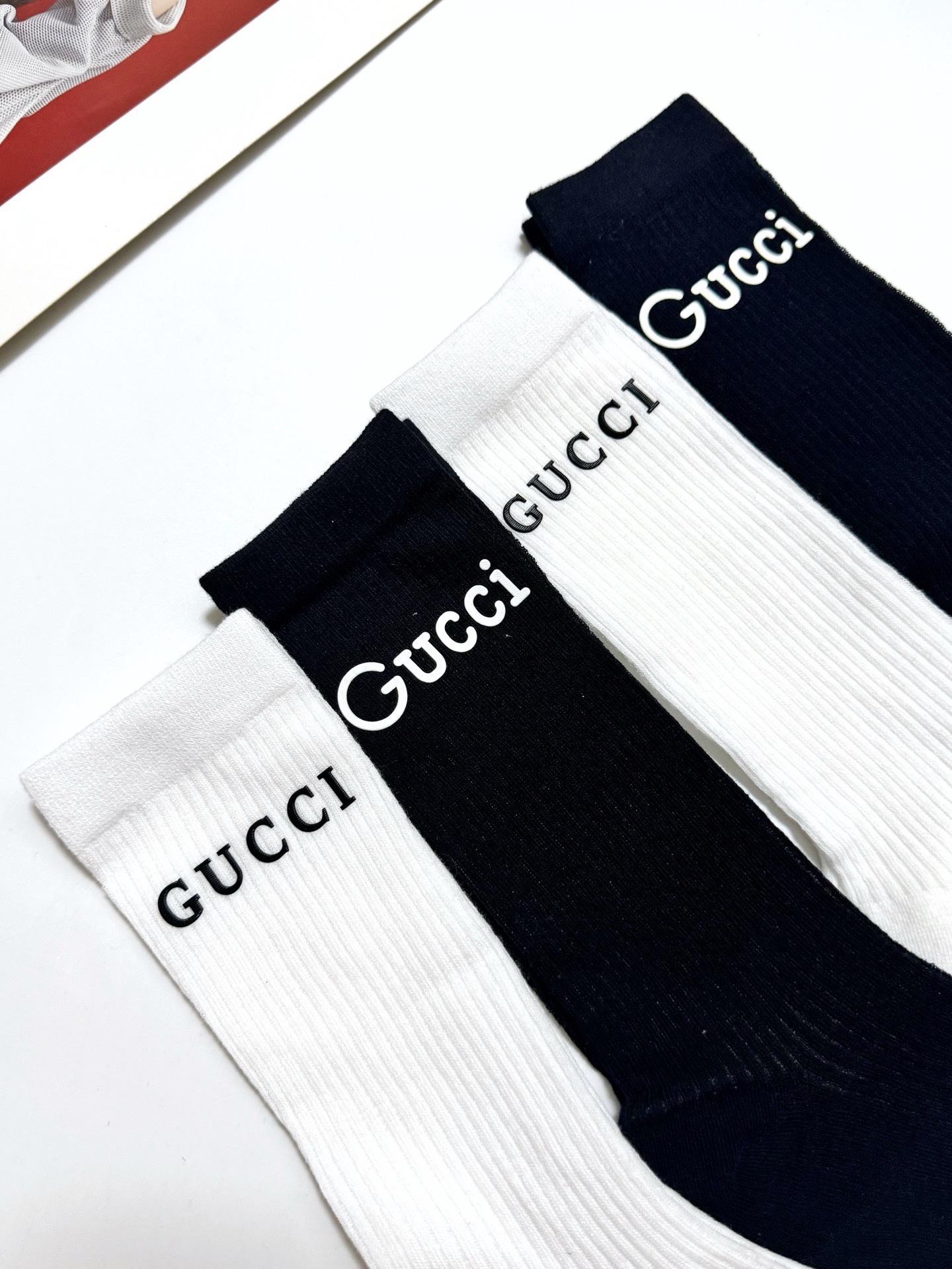 配包装 🌟【一盒4 双】 🌟Gucci 古奇 爆款双G字母 长筒袜 小腿袜,短腿袜 🔥专柜同步发售ing ,巨多明星红 配包装 🌟【一盒4 双】 🌟Gucci 古奇 爆款双G字母 长筒袜 小腿袜,短腿袜 🔥专柜同步发售ing ,巨多明星红