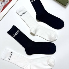 配包装 🌟【一盒4 双】 🌟Gucci 古奇 爆款双G字母 长筒袜 小腿袜,短腿袜 🔥专柜同步发售ing ,巨多明星红 配包装 🌟【一盒4 双】 🌟Gucci 古奇 爆款双G字母 长筒袜 小腿袜,短腿袜 🔥专柜同步发售ing ,巨多明星红