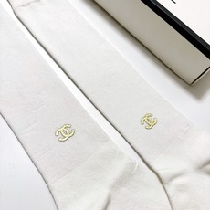 配包装 🌟【一盒一双】 🌟Chanel 香奈儿 经典双C字母logo纯棉长筒袜 小腿袜 🌟ins爆款!专柜在售ing 配包装 🌟【一盒一双】 🌟Chanel 香奈儿 经典双C字母logo纯棉长筒袜 小腿袜 🌟ins爆款!专柜在售ing