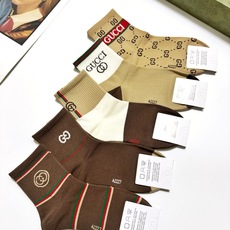 配包装 🌟【一盒5双】 🌟Gucci 古琦 经典字母logo 纯棉中筒袜 ,ins超火爆短袜,纯棉面料,潮人必备 配包装 🌟【一盒5双】 🌟Gucci 古琦 经典字母logo 纯棉中筒袜 ,ins超火爆短袜,纯棉面料,潮人必备