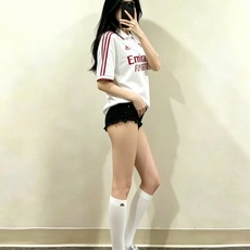 配包装 🌟【一盒一双】 🌟 Chanel 香奈儿 爆款经典字母 logo 长筒袜 小腿袜🔥 纯棉 材质,超完美结合,款式 配包装 🌟【一盒一双】 🌟 Chanel 香奈儿 爆款经典字母 logo 长筒袜 小腿袜🔥 纯棉 材质,超完美结合,款式