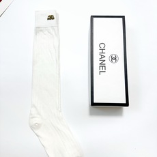 配包装 🌟【一盒一双】 🌟 Chanel 香奈儿 爆款经典字母 logo 长筒袜 小腿袜🔥 纯棉 材质,超完美结合,款式 配包装 🌟【一盒一双】 🌟 Chanel 香奈儿 爆款经典字母 logo 长筒袜 小腿袜🔥 纯棉 材质,超完美结合,款式