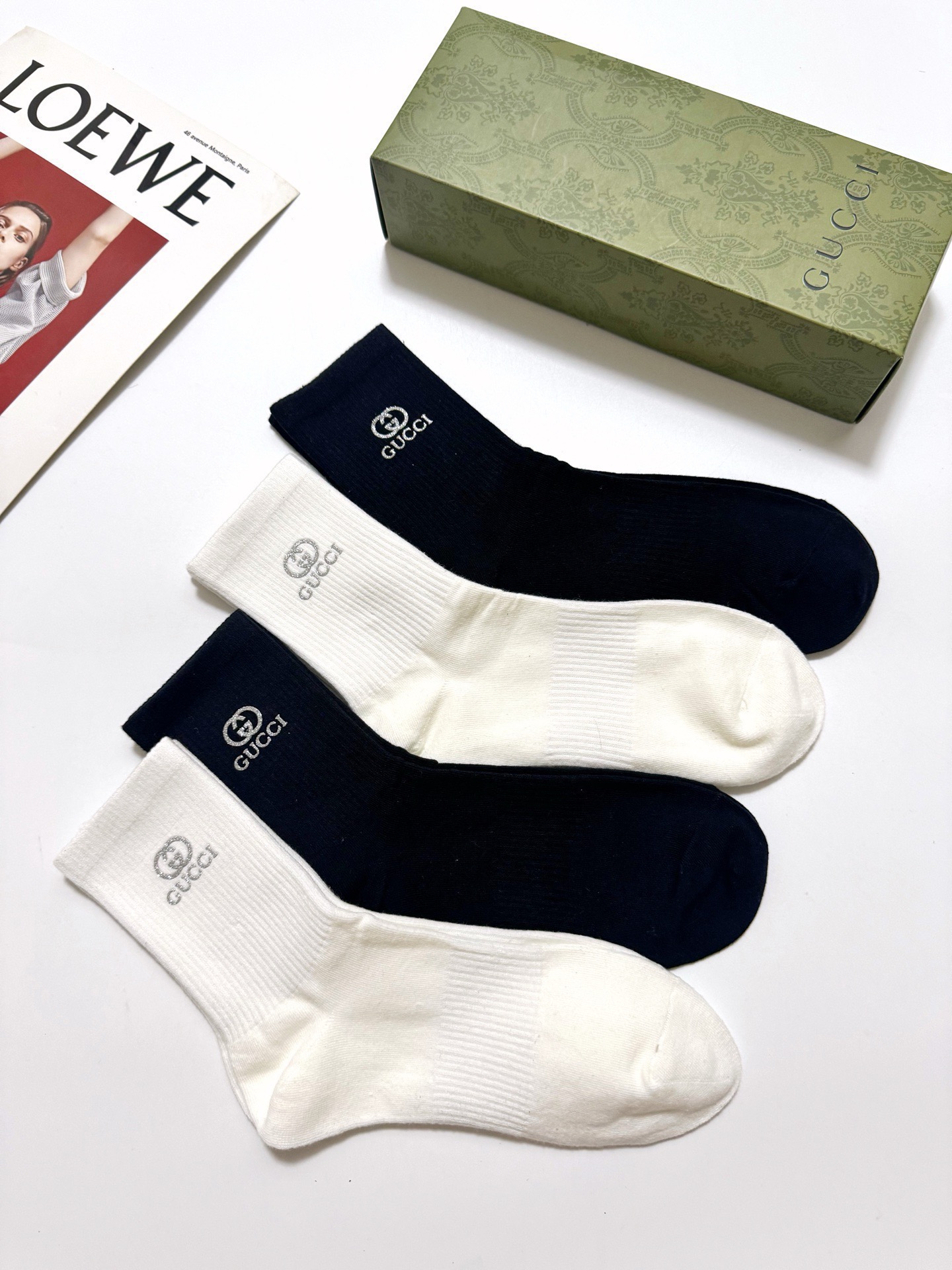 配包装 🌟【一盒4双】 🌟Gucci 古琦 经典纯色 字母logo 纯棉中筒袜  🌟ins爆款！专柜在售ing 🌟原单货