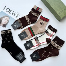 配包装 🌟【一盒5 双】 🌟Gucci 古琦 经典字母logo 纯棉短筒袜 ,男女同款 ,ins超火爆短袜,纯棉面 配包装 🌟【一盒5 双】 🌟Gucci 古琦 经典字母logo 纯棉短筒袜 ,男女同款 ,ins超火爆短袜,纯棉面